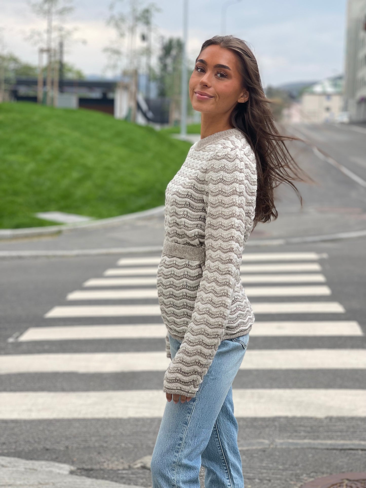 VICTORIA KNIT SWEATER