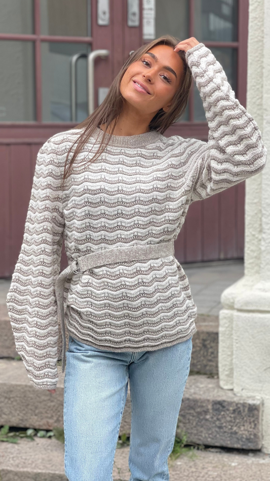 VICTORIA KNIT SWEATER